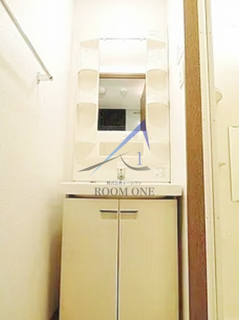 プレール天王洲アイル弐番館の洗面所|独立洗面台です。