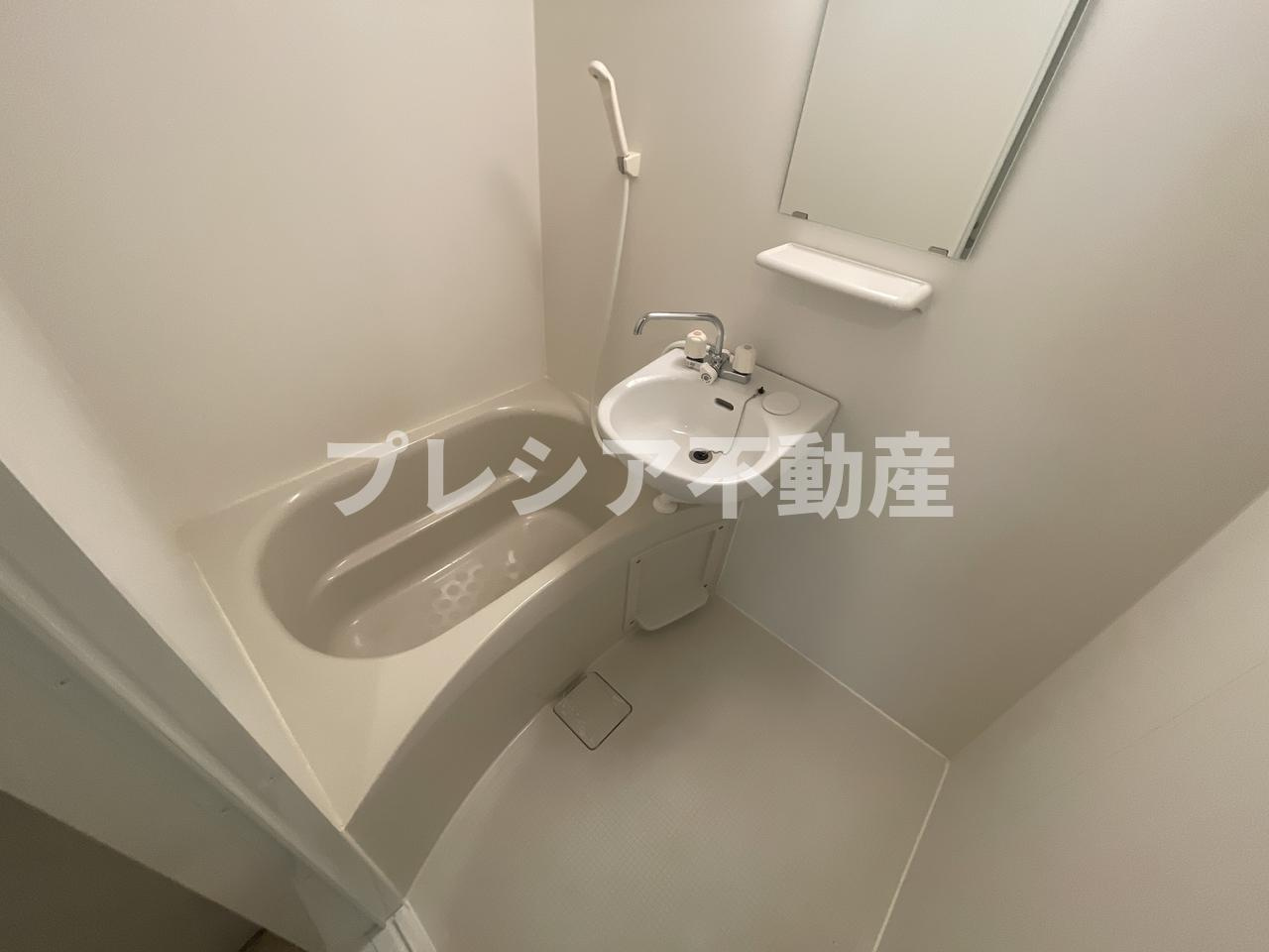 ロイヤルメゾン甲子園口3の浴室