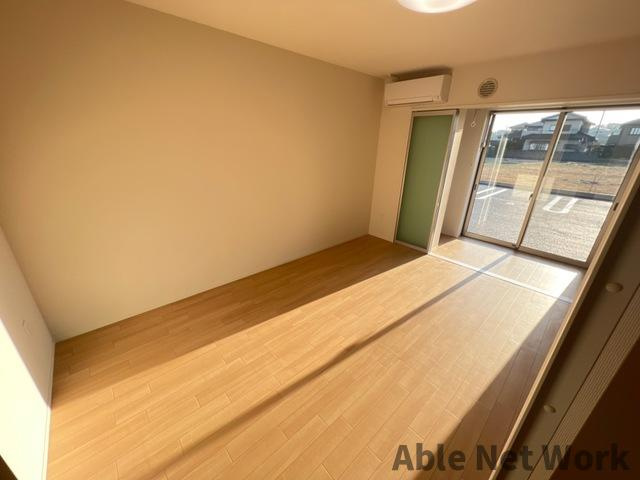 ユメグラン・ハッピネトゥーモの洋室|別角度