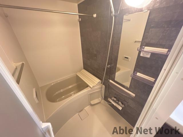 ユメグラン・ハッピネトゥーモの浴室|追い炊き機能、浴室乾燥機付き