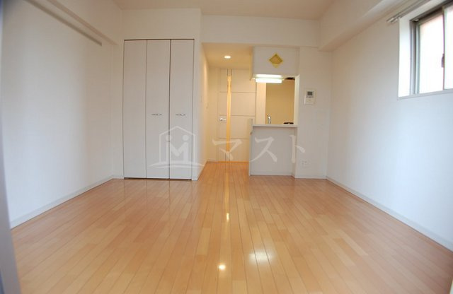 プレサンス中之島公園パークレジデンスの居間・リビング