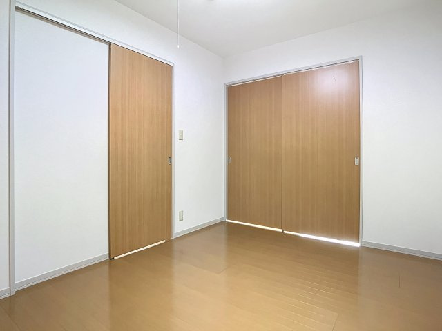 プレステージ上町Bの洋室