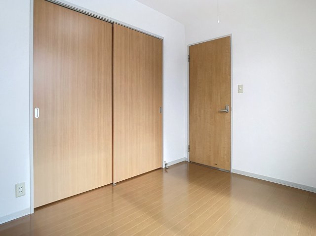 プレステージ上町Bの洋室