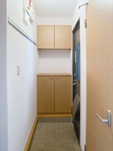 プレステージ上町Bの玄関