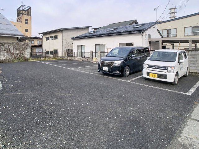 コーポ麻生2号棟の駐車場