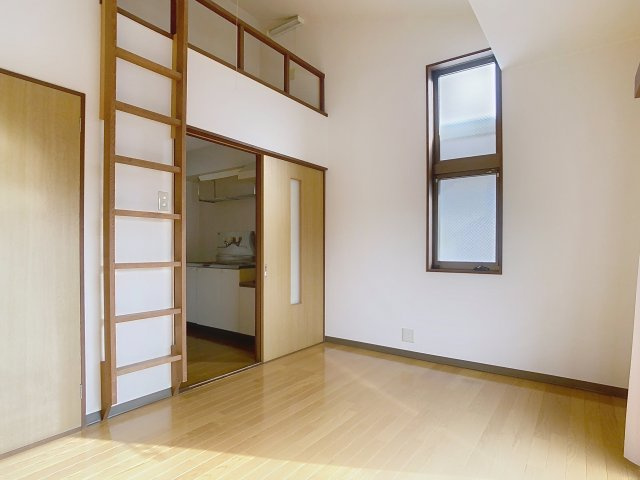 コーポ麻生2号棟の洋室