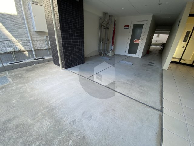 パーラム徳庵の駐車場