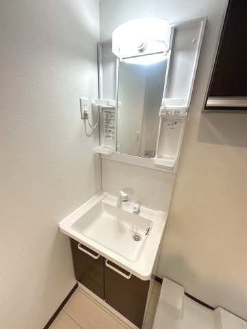 【独立洗面台】 | ベイルーム湘南台 | シャワー付き洗面台ですごく便利！！