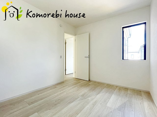 さいたま市北区本郷町　14期　新築一戸建て　KEIAI GRACE　01の洋室|明るい洋室です