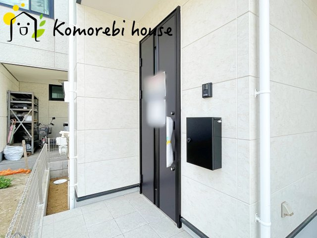さいたま市北区本郷町　14期　新築一戸建て　KEIAI GRACE　01の玄関|シンプルで使いやすい玄関です