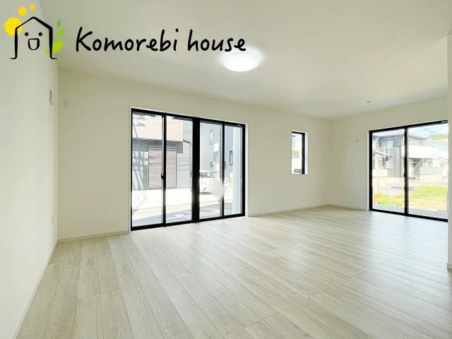 さいたま市北区本郷町　14期　新築一戸建て　KEIAI GRACE　01の居間・リビング|使いやすい居間です