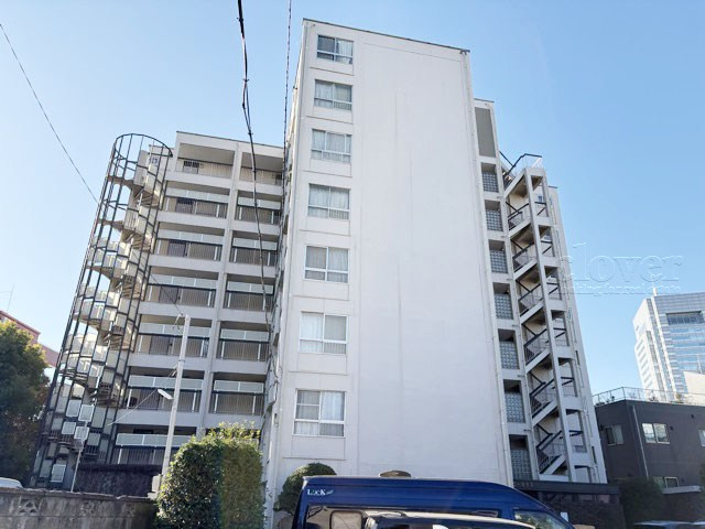 【外観】 | 用賀コーポラス | 前面道路と外観の様子です。～即日のご見学可能～　お問合せはお気軽にどうぞ。
