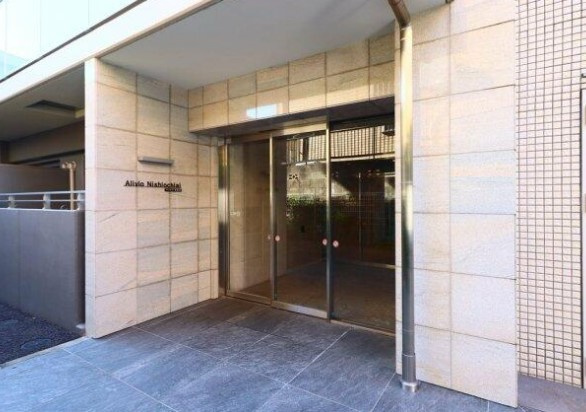 ALIVIO西落合のエントランス