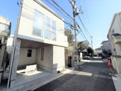 【外観】 | 【仲介手数料３７０万円が無料！】■梅ヶ丘駅７分■南道路■プレミアムクラス | 決算特別キャンペーン！
家計応援の限界に挑戦中！
詳細は「諸費用」欄をご確認下さい！
■梅丘駅７分
■４ＬＤＫ＋車庫台＋ロフト
■天井の高いリビング
■南道路面で陽当り良好
■耐震性、断熱性が高い家