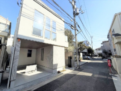 【外観】 | 【仲介手数料３７０万円が無料！】■梅ヶ丘駅７分■南道路■プレミアムクラス | 春の特別キャンペーン！
日本一の家計応援サービスに挑戦中！
「物件概要」の「諸費用」欄をご確認下さい！
■梅丘駅７分
■４ＬＤＫ＋車庫台＋ロフト
■天井の高いリビング
■南道路面で陽当り良好