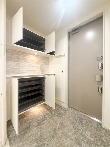 耀(かがやき)の玄関|玄関収納も充実