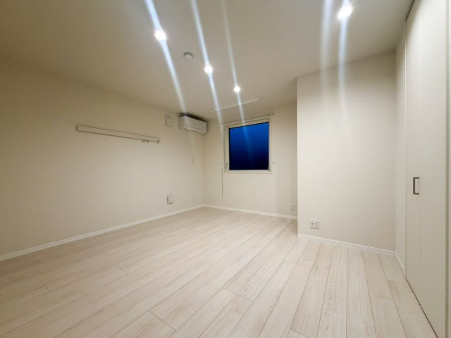 耀(かがやき)の洋室