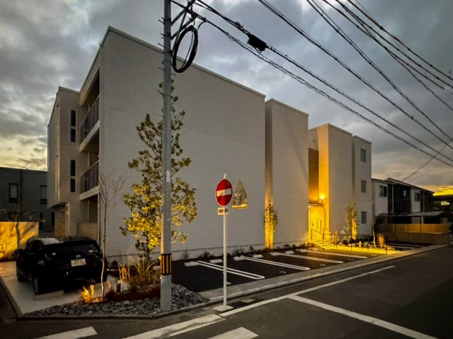 耀(かがやき)の駐車場