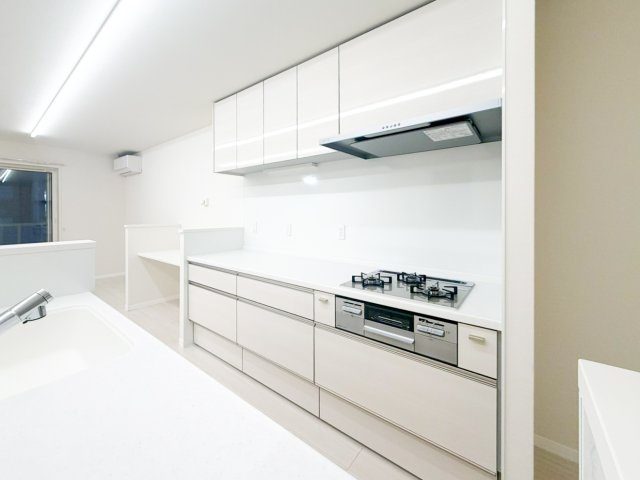 耀(かがやき)のキッチン|シンク・コンロセパレートタイプのキッチン
