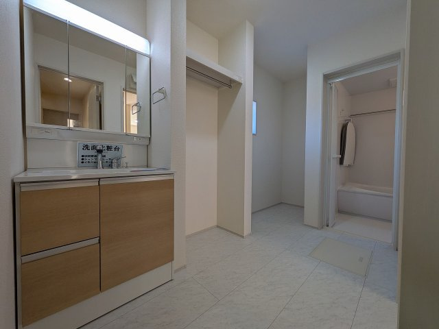 八王子市　寺田町　新築一戸建て　２期の脱衣所|～ゆとりある広さの脱衣所～