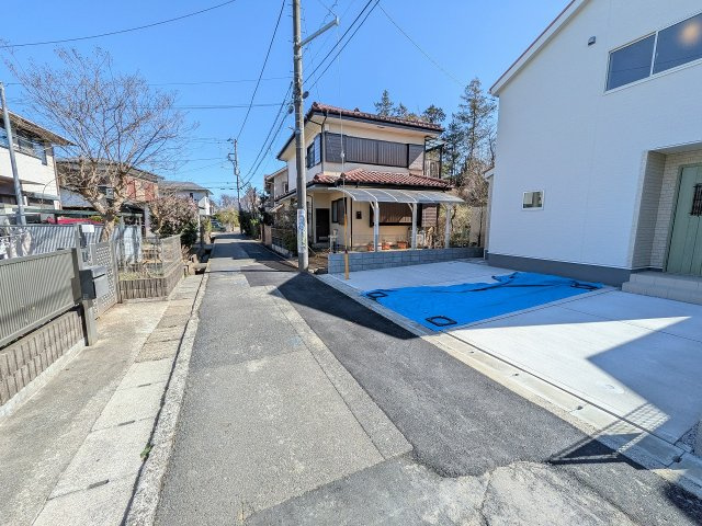 八王子市　寺田町　新築一戸建て　２期の前面道路含む現地写真|～北西側4ｍ道路に面しています～