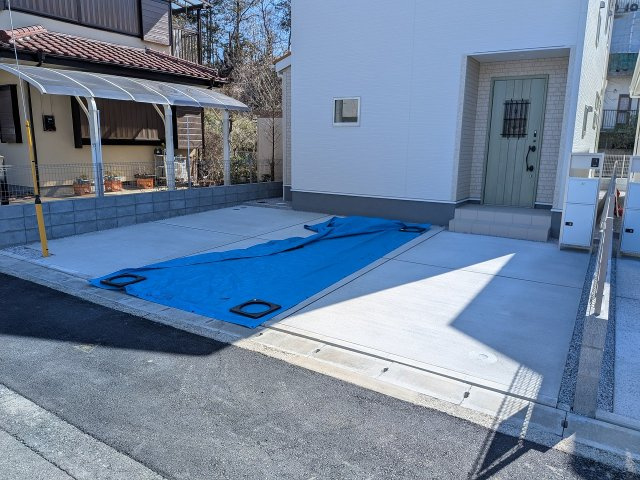 八王子市　寺田町　新築一戸建て　２期の駐車場|～並列2台駐車可能カースペース～