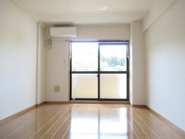 ハッピー・デンの居間・リビング