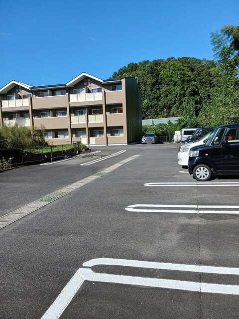 ヌーヴェル・ブリーゼの駐車場|駐車場