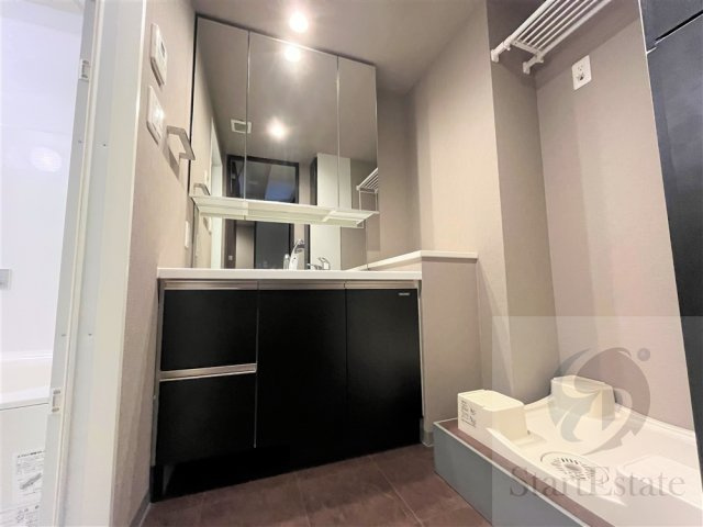 【独立洗面台】 | プレサンスレジェンド堺筋本町タワー | 使いやすい独立洗面台です