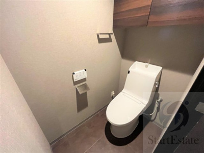【トイレ】 | プレサンスレジェンド堺筋本町タワー | 落ち着いた色調のトイレです