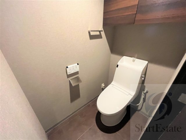 【トイレ】 | プレサンスレジェンド堺筋本町タワー | 落ち着いた色調のトイレです