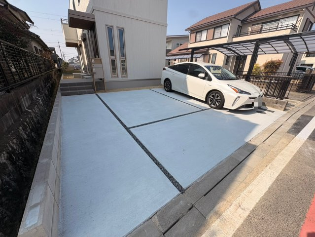三好戸建貸家の駐車場