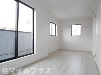 【洋室】 | 郡山市八山田6丁目新築一戸建て2棟 | 落ち着いた色調の洋室です