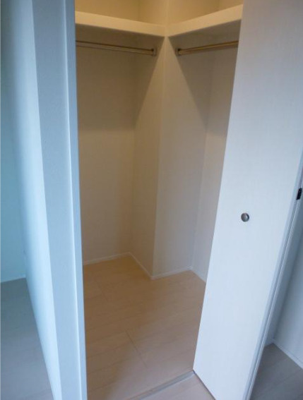 プリマヴェーラ代沢　築浅　角部屋　ネット0の収納