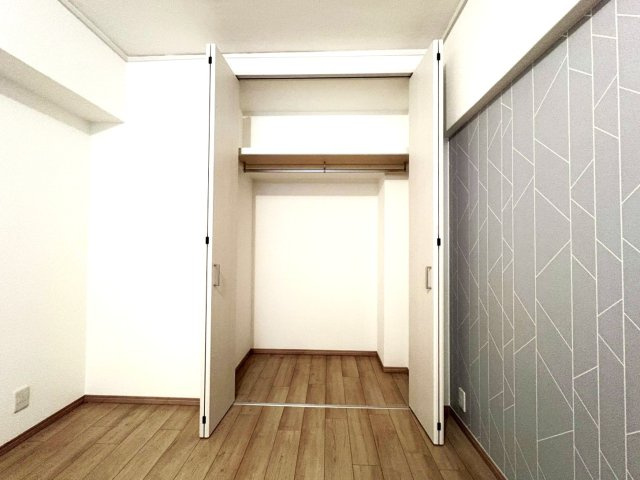 ◆室内リフォーム済み◆６階南西角住戸◆地下鉄東野駅徒歩１０分◆山科住宅Ｂ棟の洋室|収納