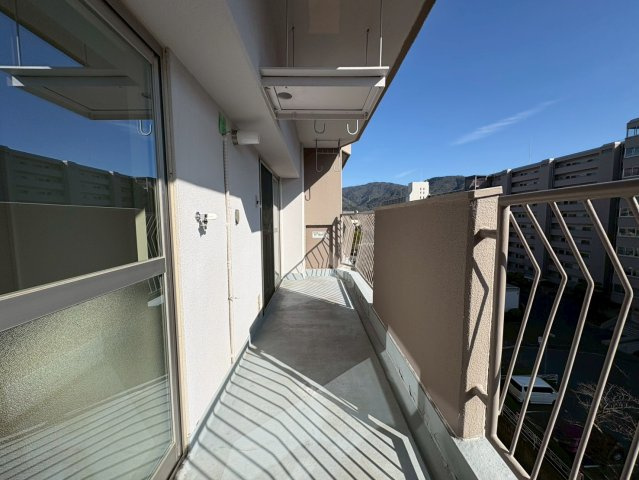◆室内リフォーム済み◆６階南西角住戸◆地下鉄東野駅徒歩１０分◆山科住宅Ｂ棟のバルコニー|バルコニー