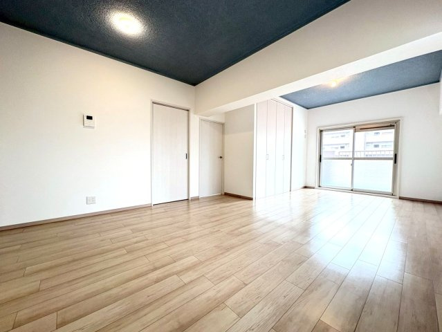 ◆室内リフォーム済み◆６階南西角住戸◆地下鉄東野駅徒歩１０分◆山科住宅Ｂ棟の居間・リビング|リビング