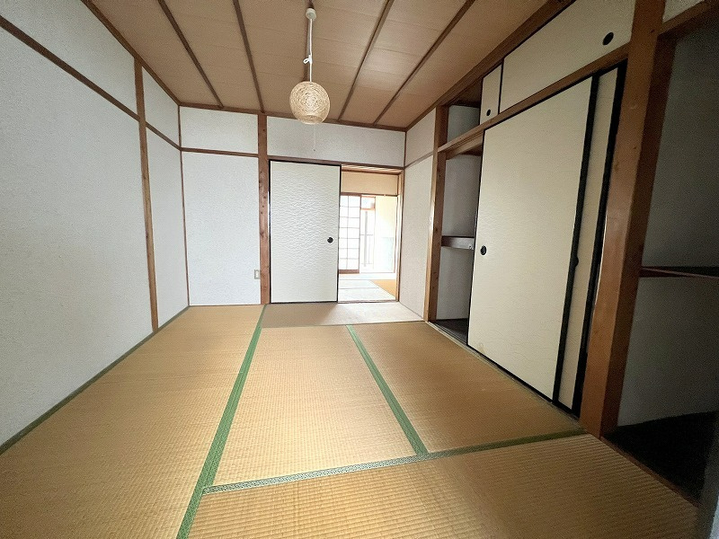 葛城市八川のアパートの和室