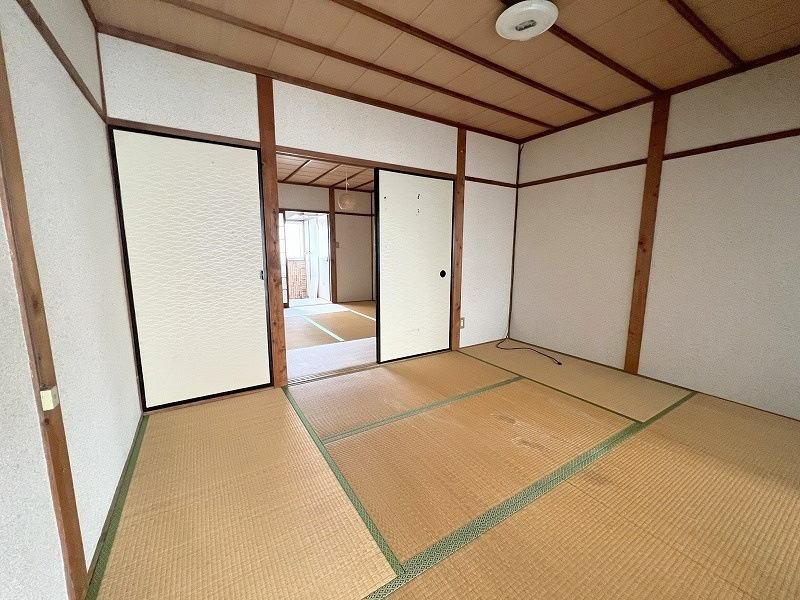 葛城市八川のアパートの和室