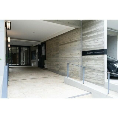 【エントランス】 | CORVAL三軒茶屋