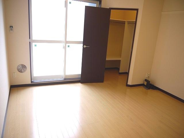 レオネクストシャロームの洋室|コンパクトで使いやすい洋室です