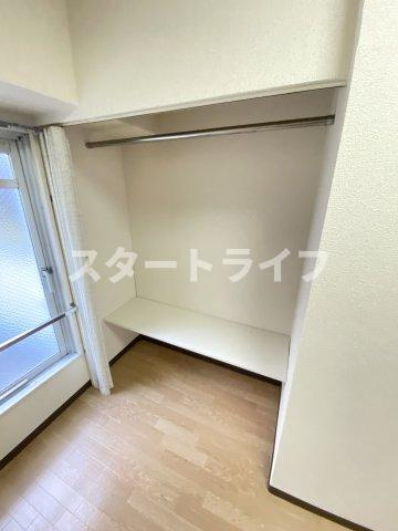 大阪市淀川区新高１丁目の賃貸マンションの収納