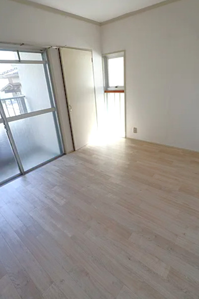 メゾーンやました【キャッシュバック対象】の洋室|広々とした洋室です※同タイプのお部屋、現状優先