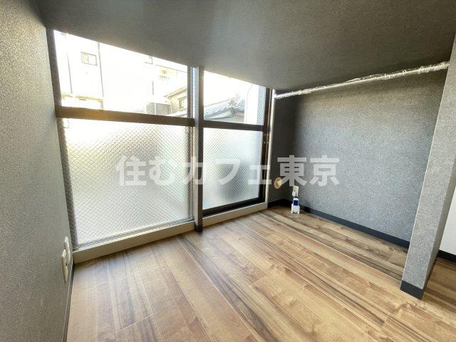 ReDEAL国立WESTの内装