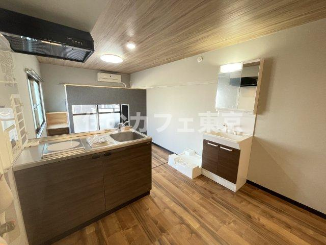 ReDEAL国立WESTの内装