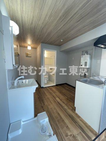 ReDEAL国立WESTの内装