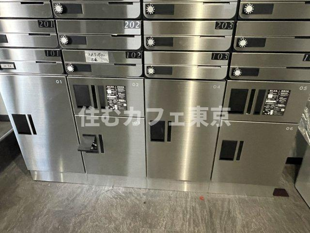 ReDEAL国立WESTのその他共用部分|宅配ボックスです