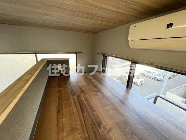 ReDEAL国立WESTの内装