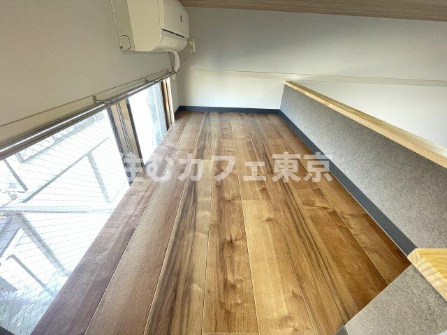 ReDEAL国立WESTの内装