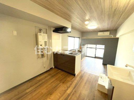 ReDEAL国立WESTの居間・リビング